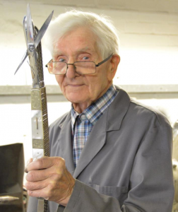 Stan Shaw, Sheffield's master craftsman cutler age 90